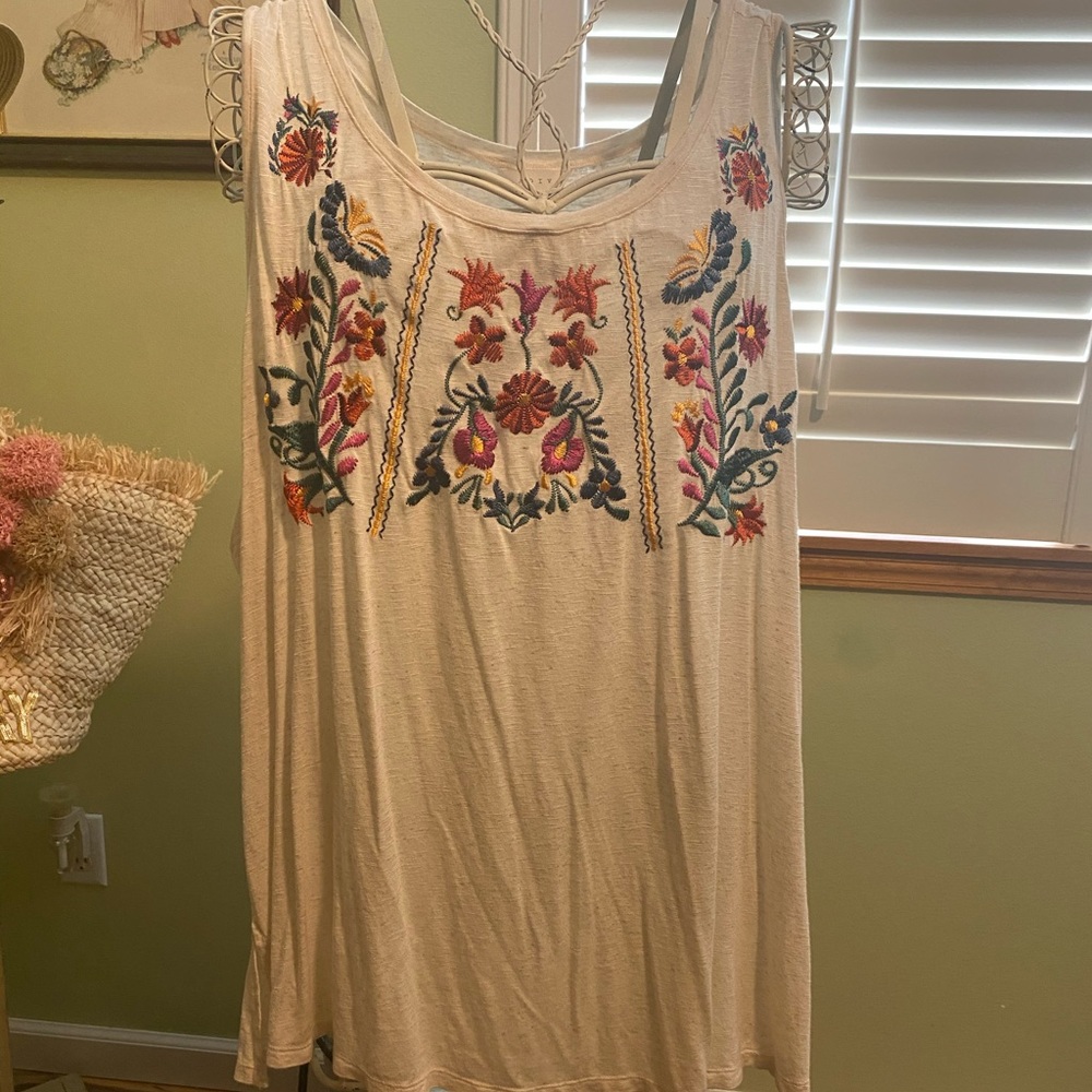 Adiva tunic style floral embroidered tank NWOT